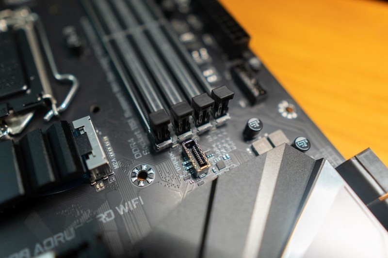 无需发票质保四年，技嘉 Z390 AORUS PRO WIFI 主板开箱测试