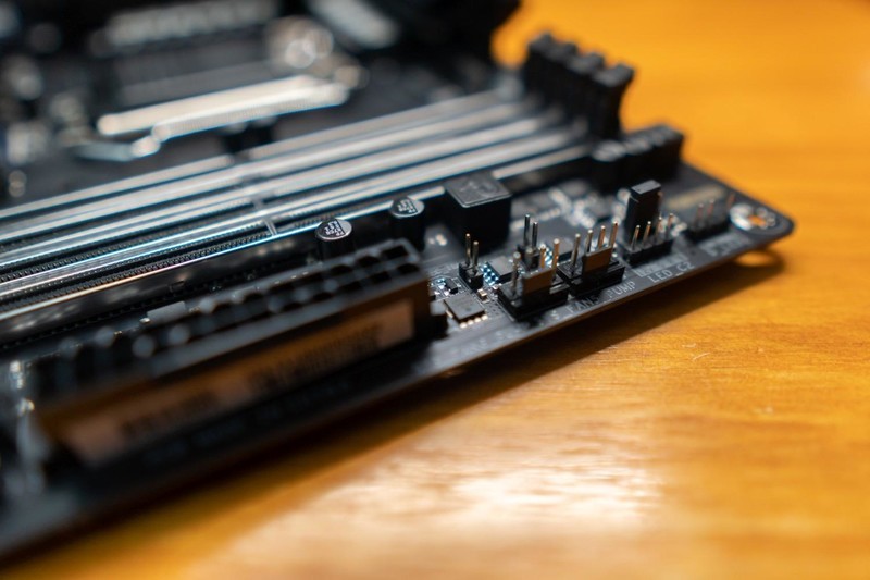 无需发票质保四年，技嘉 Z390 AORUS PRO WIFI 主板开箱测试