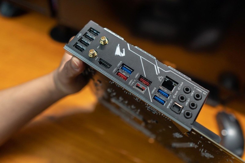 无需发票质保四年，技嘉 Z390 AORUS PRO WIFI 主板开箱测试