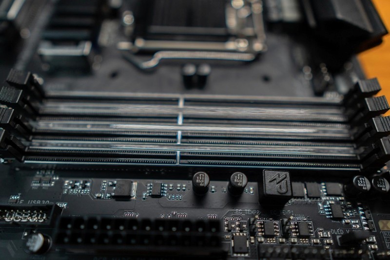 无需发票质保四年，技嘉 Z390 AORUS PRO WIFI 主板开箱测试