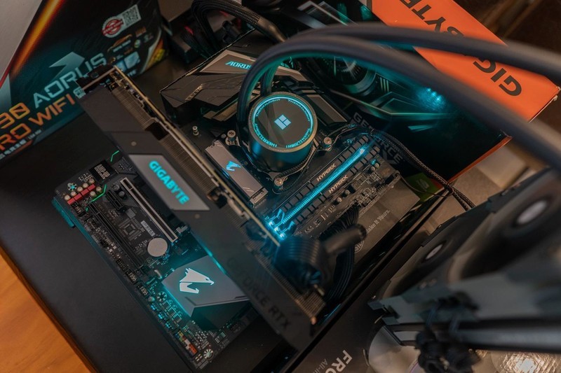 无需发票质保四年，技嘉 Z390 AORUS PRO WIFI 主板开箱测试