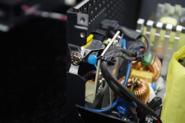 青出于蓝而胜于蓝，安钛克 HCG-X1000W，玫瑰金电源一探究竟