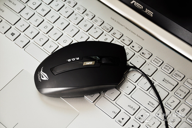 华硕ZenBook Pro UX501 开箱初体验！