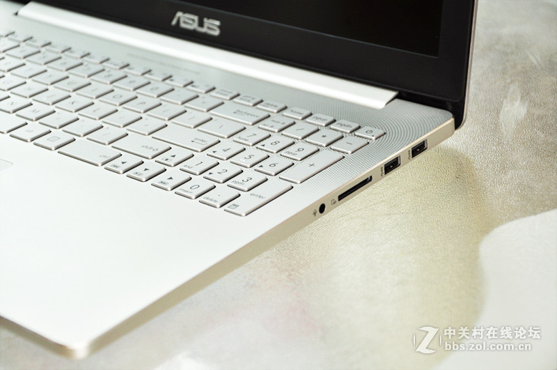 华硕ZenBook Pro UX501 开箱初体验！