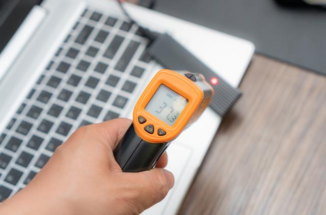 升级下来的NV固态别扔，装到硬盘盒里，性能依然强悍