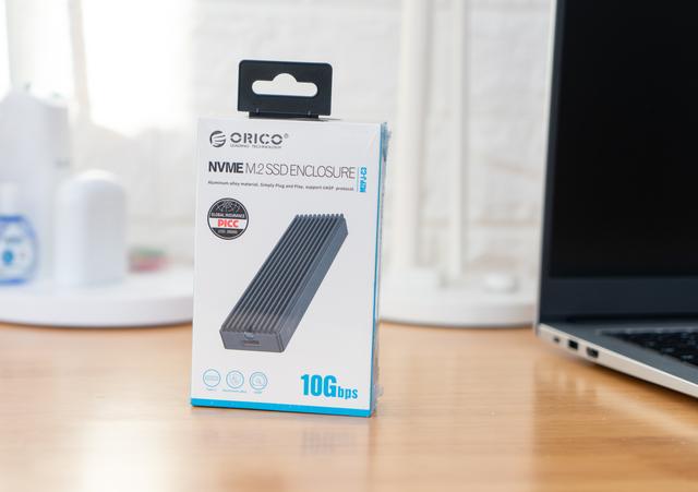 升级下来的NV固态别扔，装到硬盘盒里，性能依然强悍