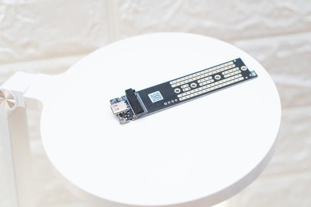 升级下来的NV固态别扔，装到硬盘盒里，性能依然强悍