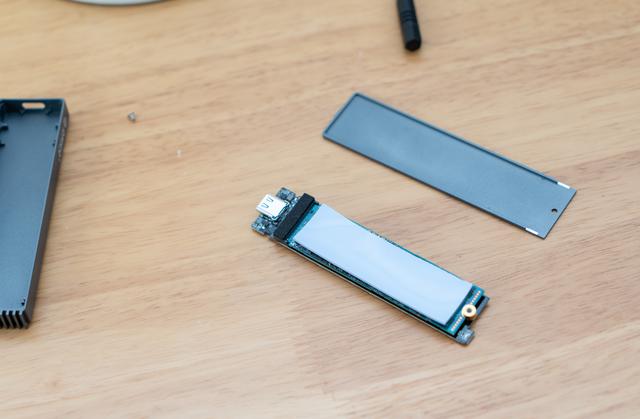 升级下来的NV固态别扔，装到硬盘盒里，性能依然强悍