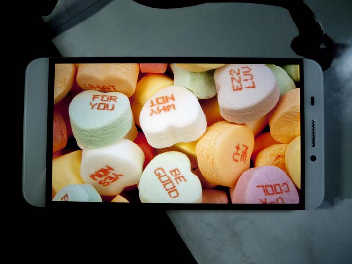 【乐视超级手机1---创新之美，令人窒息】屏幕