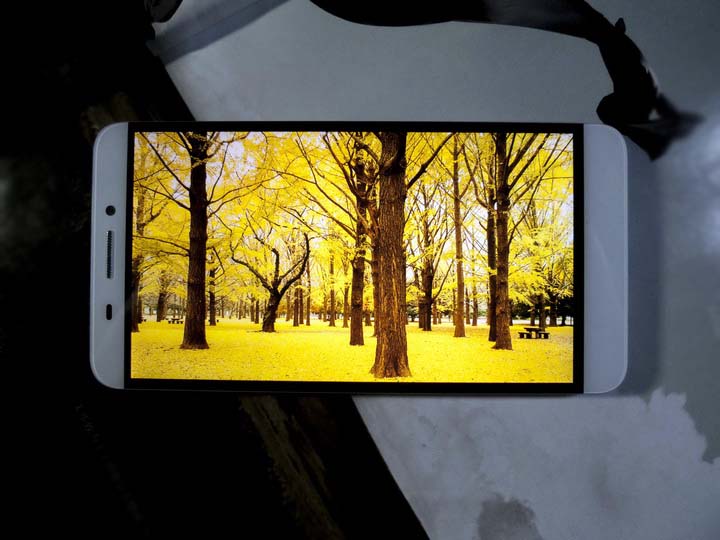 【乐视超级手机1---创新之美，令人窒息】屏幕