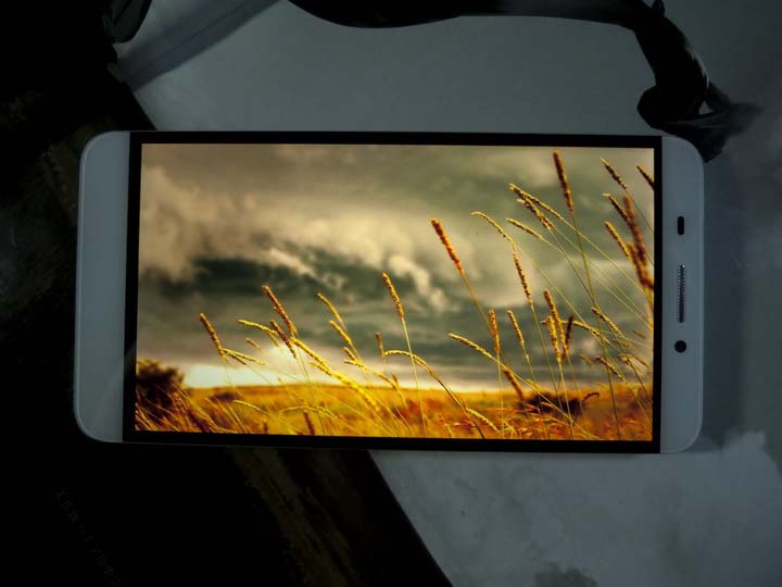 【乐视超级手机1---创新之美，令人窒息】屏幕