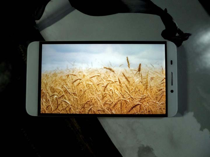 【乐视超级手机1---创新之美，令人窒息】屏幕