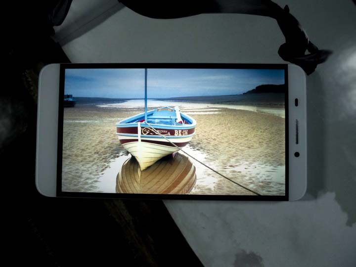 【乐视超级手机1---创新之美，令人窒息】屏幕