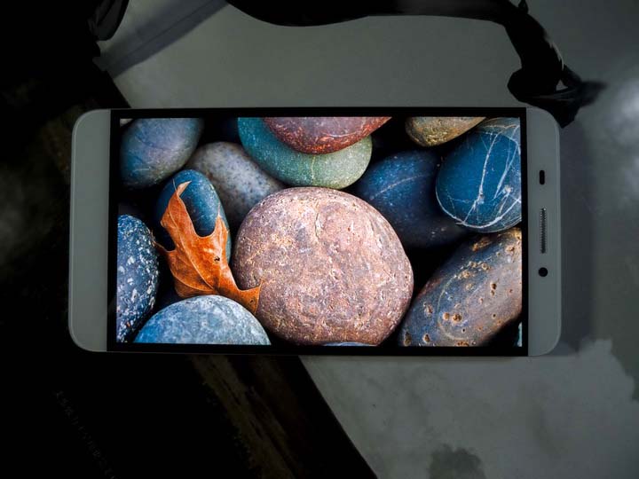 【乐视超级手机1---创新之美，令人窒息】屏幕