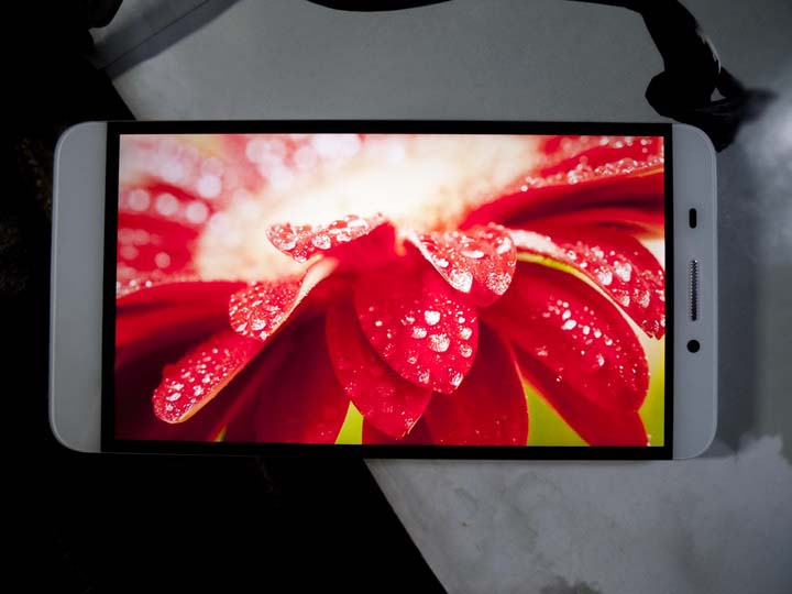 【乐视超级手机1---创新之美，令人窒息】屏幕