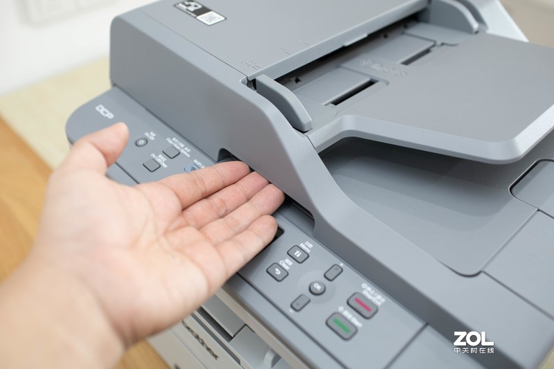 疫情下在家如何从容面对工作压力，高效工具让你事半功倍——兄弟DCP-B7535DW一体机