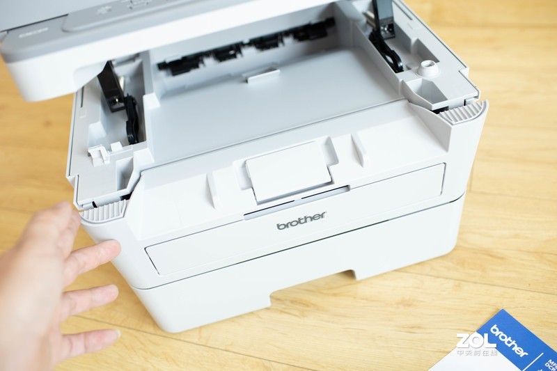 疫情下在家如何从容面对工作压力，高效工具让你事半功倍——兄弟DCP-B7535DW一体机