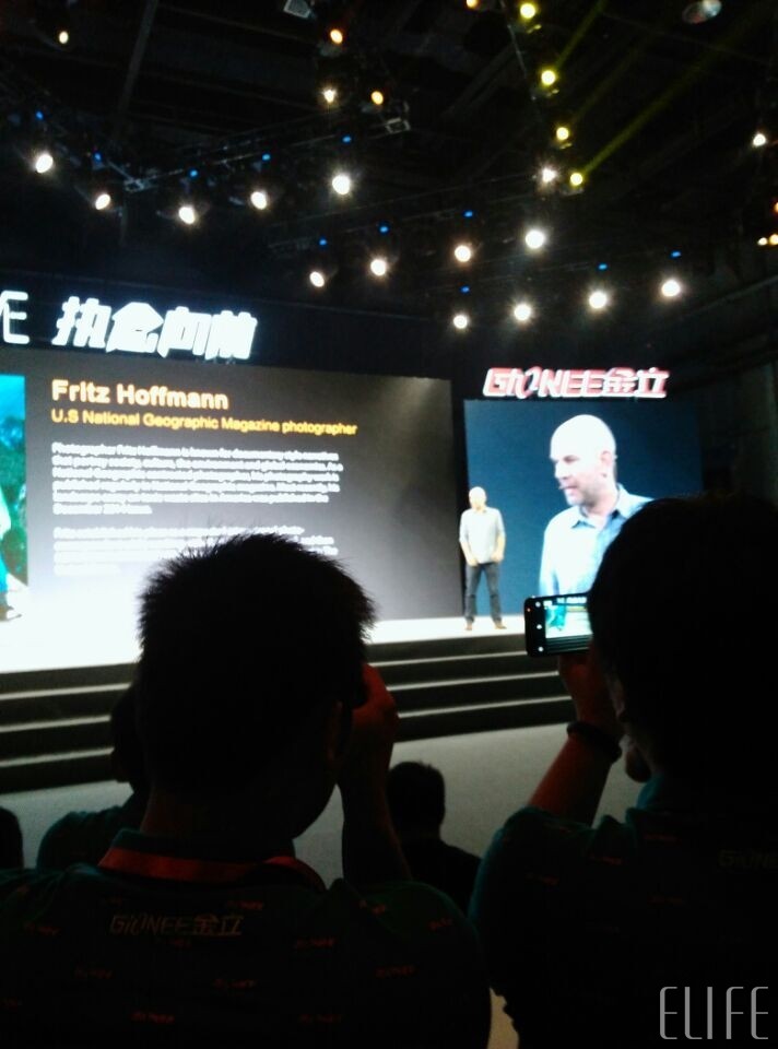 #我在M5&E8发布会现场#激情四溢的夜晚