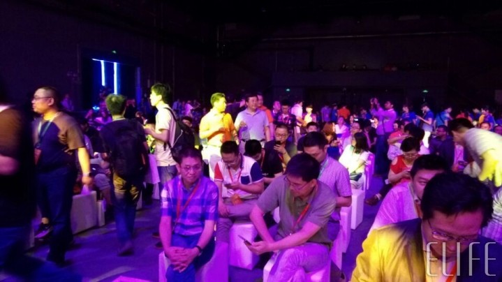 #我在M5&E8发布会现场#激情四溢的夜晚