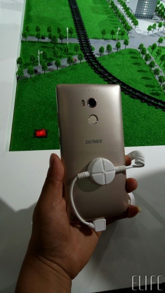 #我在M5&E8发布会现场#激情四溢的夜晚