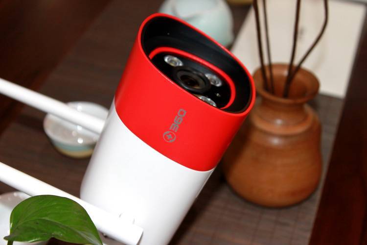 我是老周的lot产品，360红色警戒摄像机，保安全一马当先