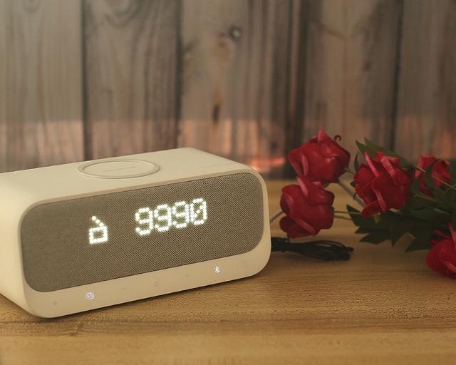 让生活更具品质，安克创新Soundcore多功能床头音箱