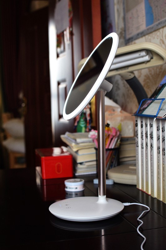 网红魔镜开箱测评！光线打得好，化妆没烦恼！