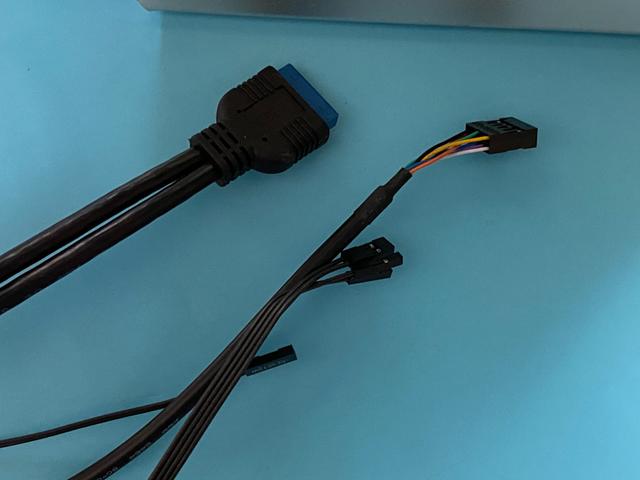 异形机箱好玩吗？装一个看看效果如何，大水牛铁血战士铝合金酷不