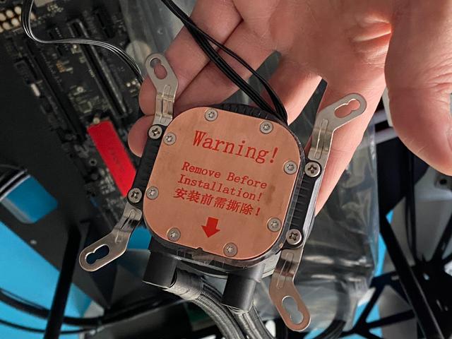 异形机箱好玩吗？装一个看看效果如何，大水牛铁血战士铝合金酷不