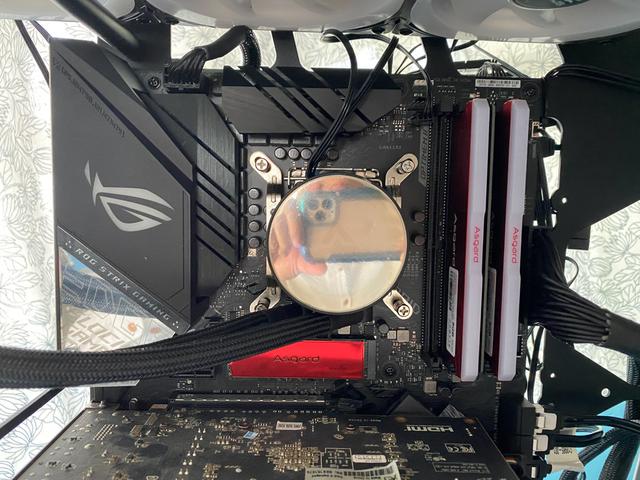 异形机箱好玩吗？装一个看看效果如何，大水牛铁血战士铝合金酷不