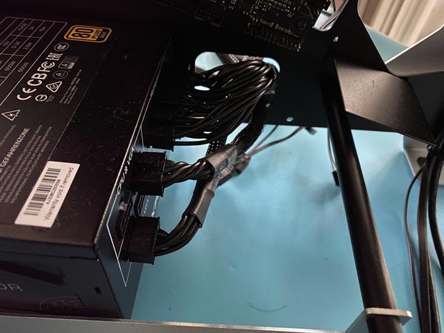 异形机箱好玩吗？装一个看看效果如何，大水牛铁血战士铝合金酷不