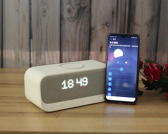 让生活更具品质，安克创新Soundcore多功能床头音箱
