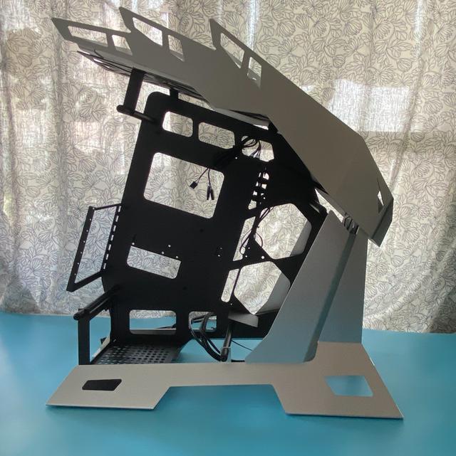 异形机箱好玩吗？装一个看看效果如何，大水牛铁血战士铝合金酷不