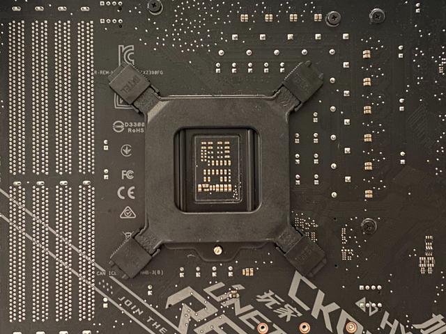 异形机箱好玩吗？装一个看看效果如何，大水牛铁血战士铝合金酷不