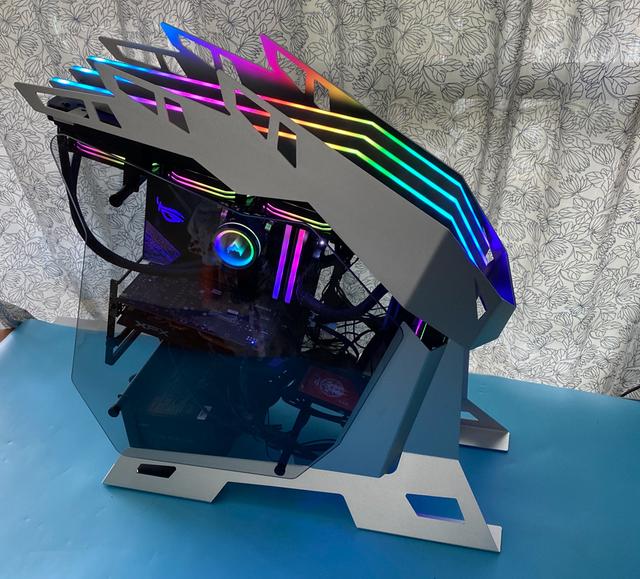 异形机箱好玩吗？装一个看看效果如何，大水牛铁血战士铝合金酷不