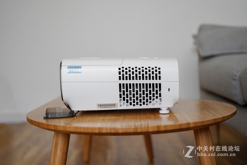 感受4K广色域的魅力，明基W2700家用投影仪深度评测