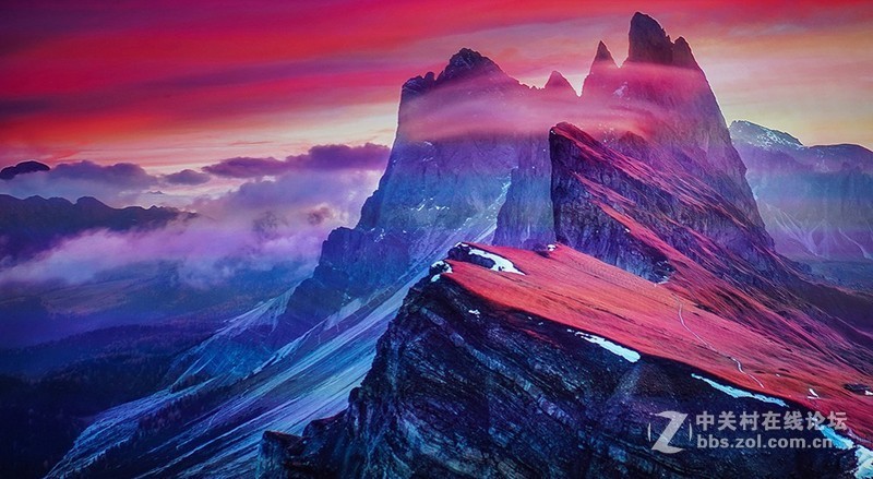 感受4K广色域的魅力，明基W2700家用投影仪深度评测