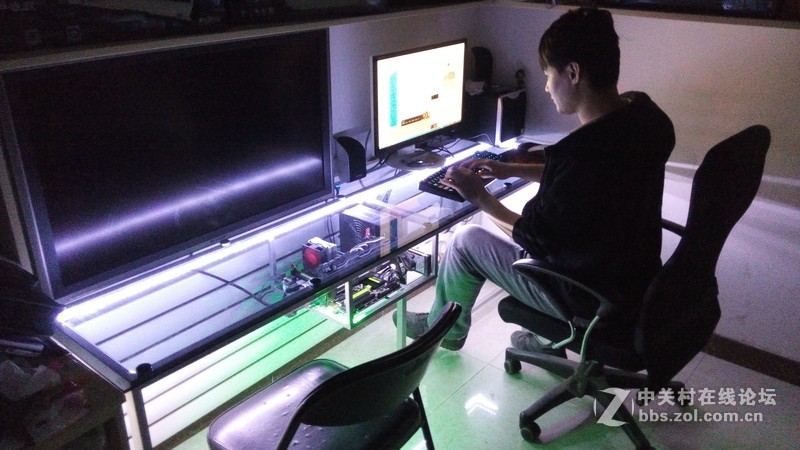 私人定制光污染机桌一体双人工作台