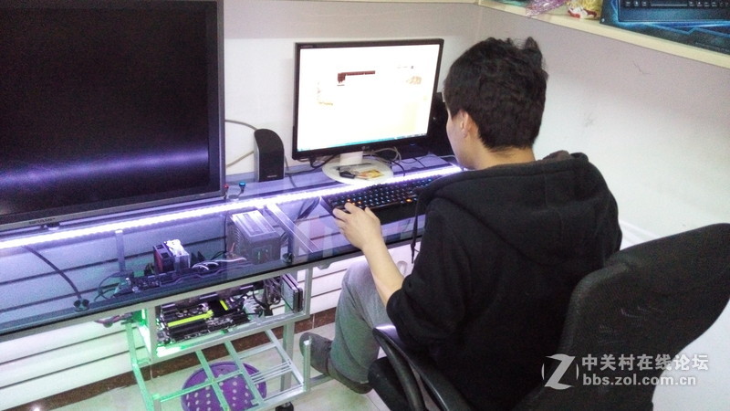 私人定制光污染机桌一体双人工作台