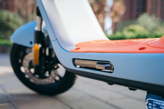 去他喵的早高峰，骑上我心爱的小摩托，再也不用担心堵车