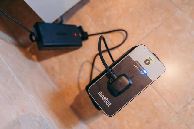 去他喵的早高峰，骑上我心爱的小摩托，再也不用担心堵车