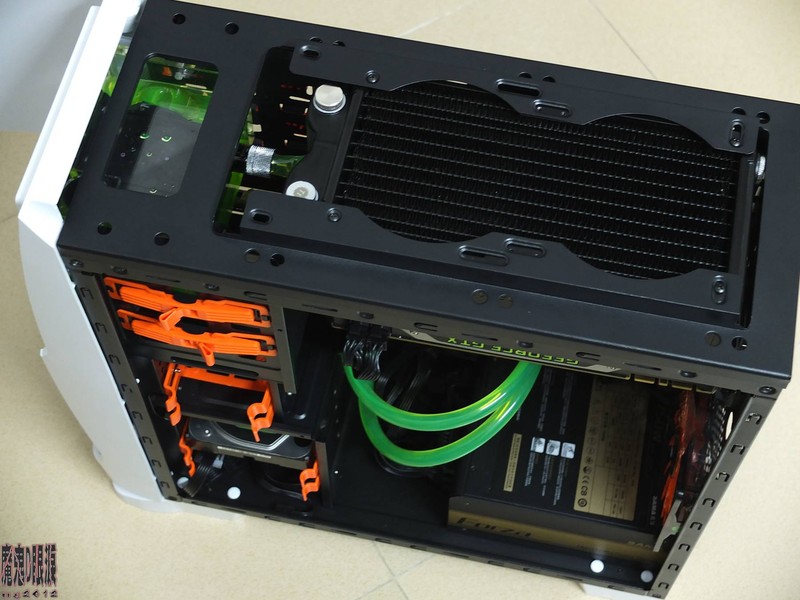 【蜂巢机箱MOD达人PK赛】DIY水冷打造炫彩大白