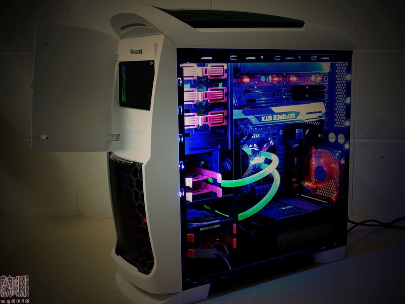 【蜂巢机箱MOD达人PK赛】DIY水冷打造炫彩大白
