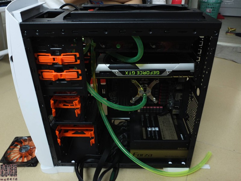 【蜂巢机箱MOD达人PK赛】DIY水冷打造炫彩大白