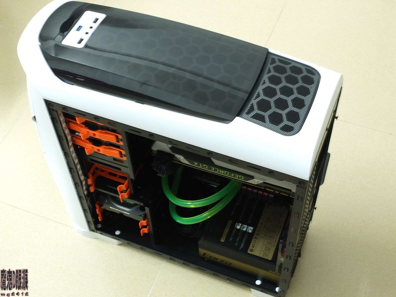 【蜂巢机箱MOD达人PK赛】DIY水冷打造炫彩大白