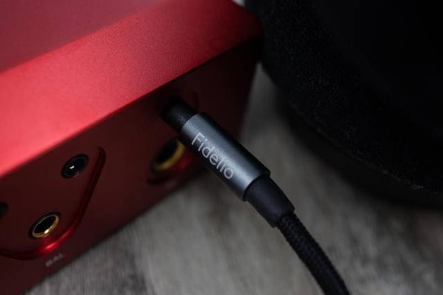 老耳机才够经典！2020年，这款飞利浦Fidelio X2HR依然在线