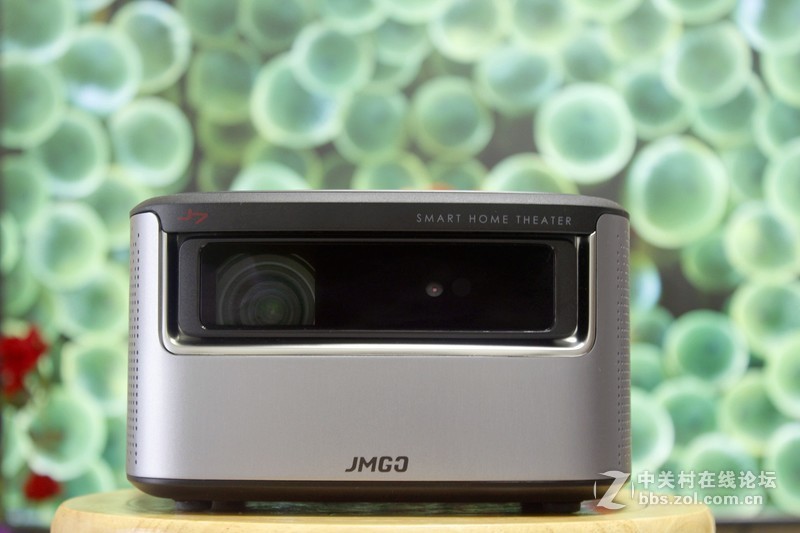 改变居室狗窝，家装新房，一台坚果J7智能投影就能解决？