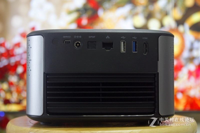 改变居室狗窝，家装新房，一台坚果J7智能投影就能解决？