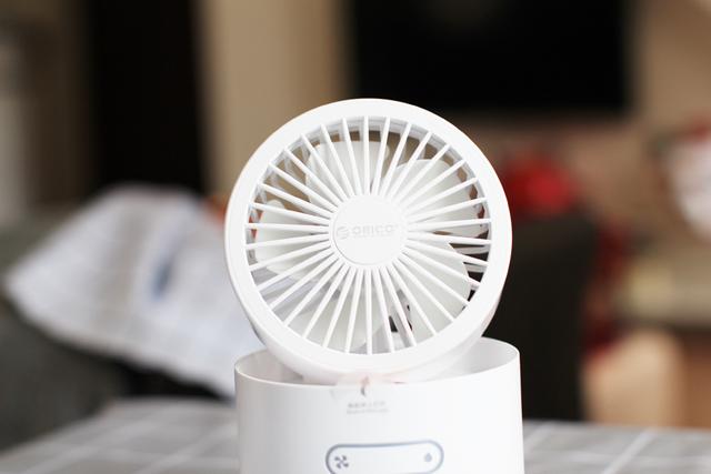 告别空调的日子，桌面加湿小风扇带来丝丝凉意