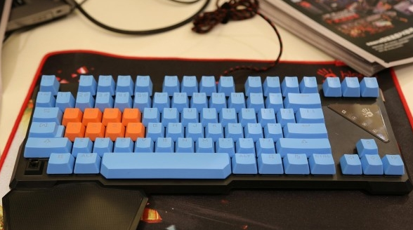 不可忽视的光轴机械键盘新秀—血手幽灵五霸妖